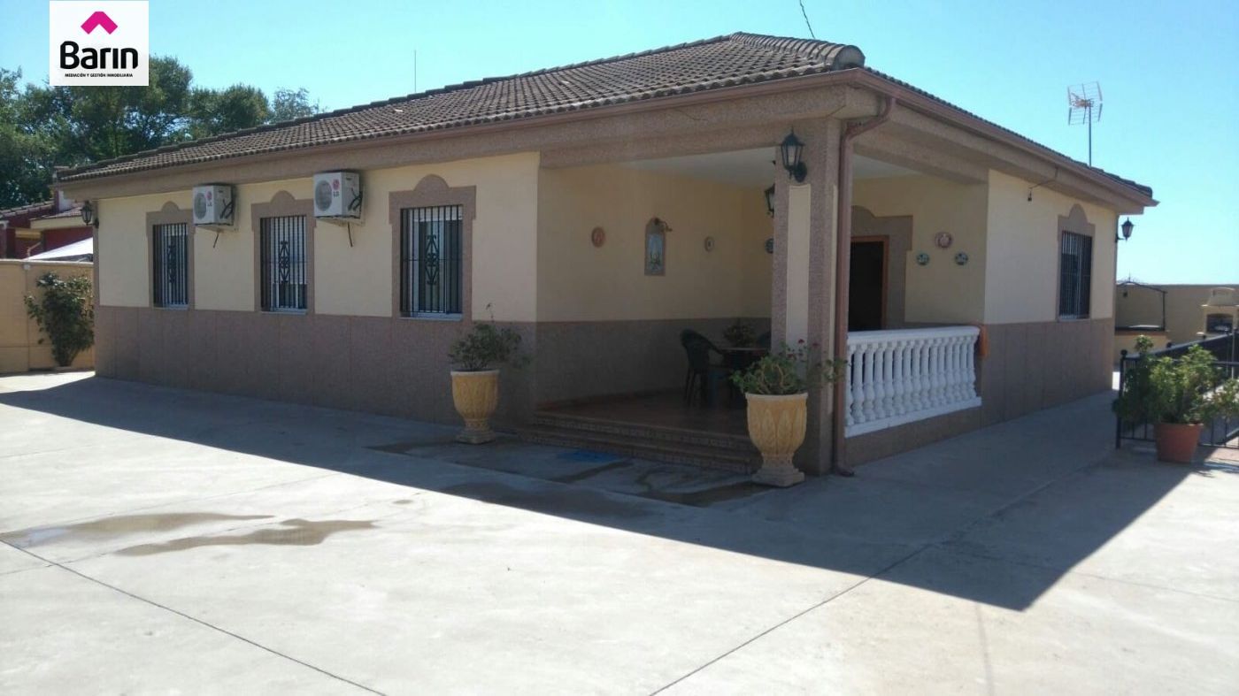 Vista exterior de Finca rústica en venda en  Córdoba Capital amb Aire condicionat, Calefacció i Piscina