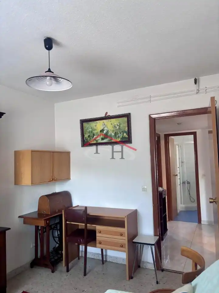 Sala d'estar de Pis en venda en León Capital  amb Calefacció, Traster i Moblat
