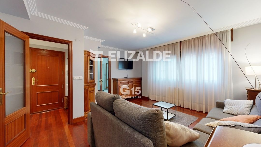 Sala d'estar de Pis en venda en Usurbil amb Calefacció, Traster i Balcó