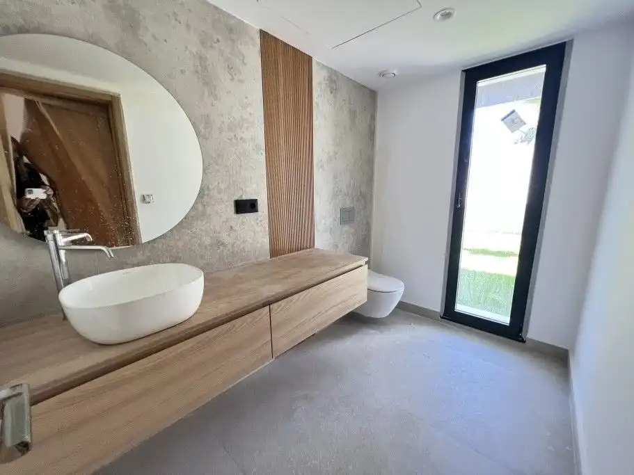 Baño de Casa o chalet en venta en L'Alfàs del Pi con Aire acondicionado, Calefacción y Jardín privado