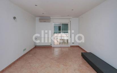 Bedroom of Flat for sale in Santa Coloma de Gramenet  with Heating and Terrace