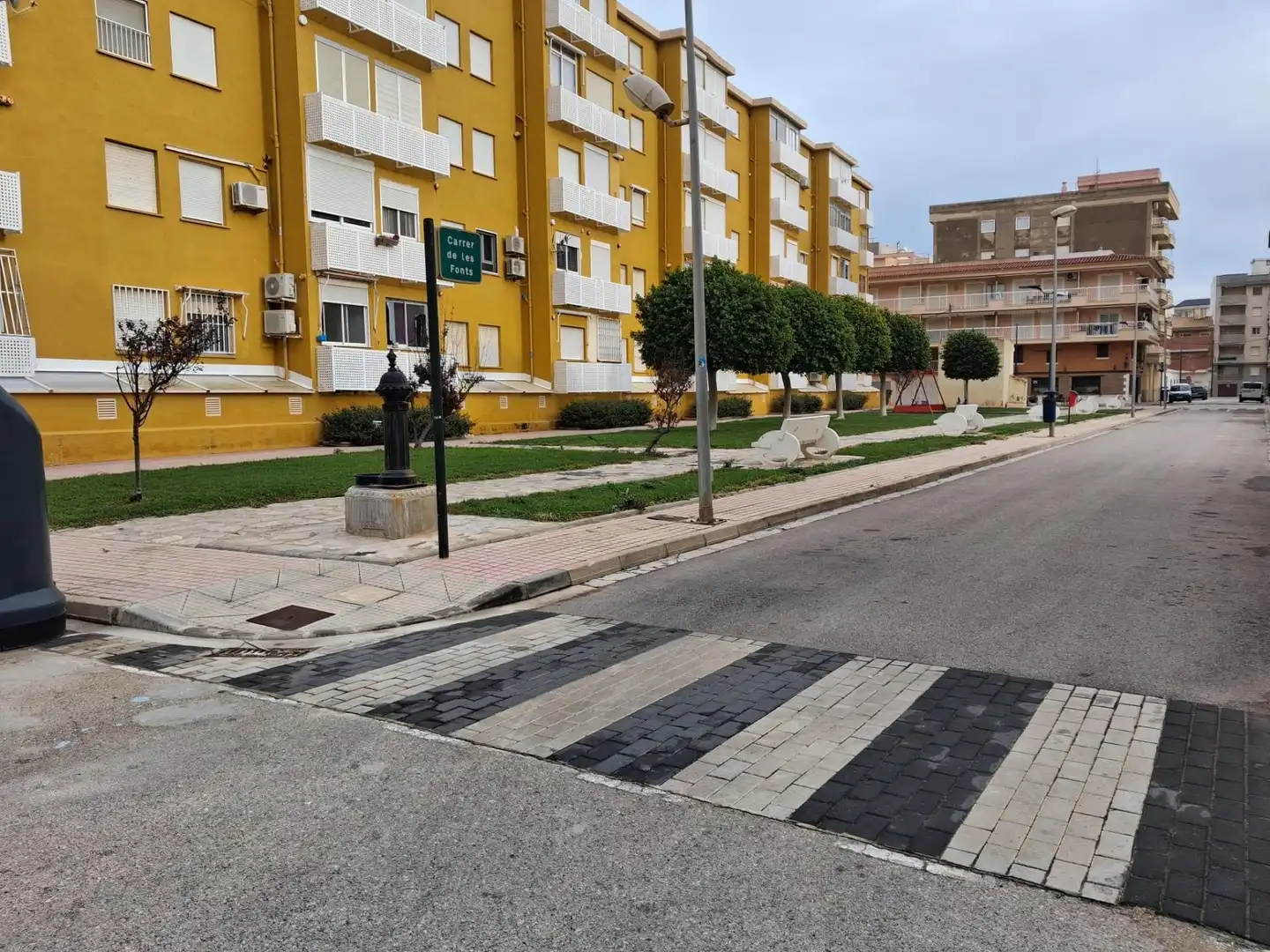 Vista exterior de Casa adosada en venta en Miramar con Calefacción, Jardín privado y Terraza