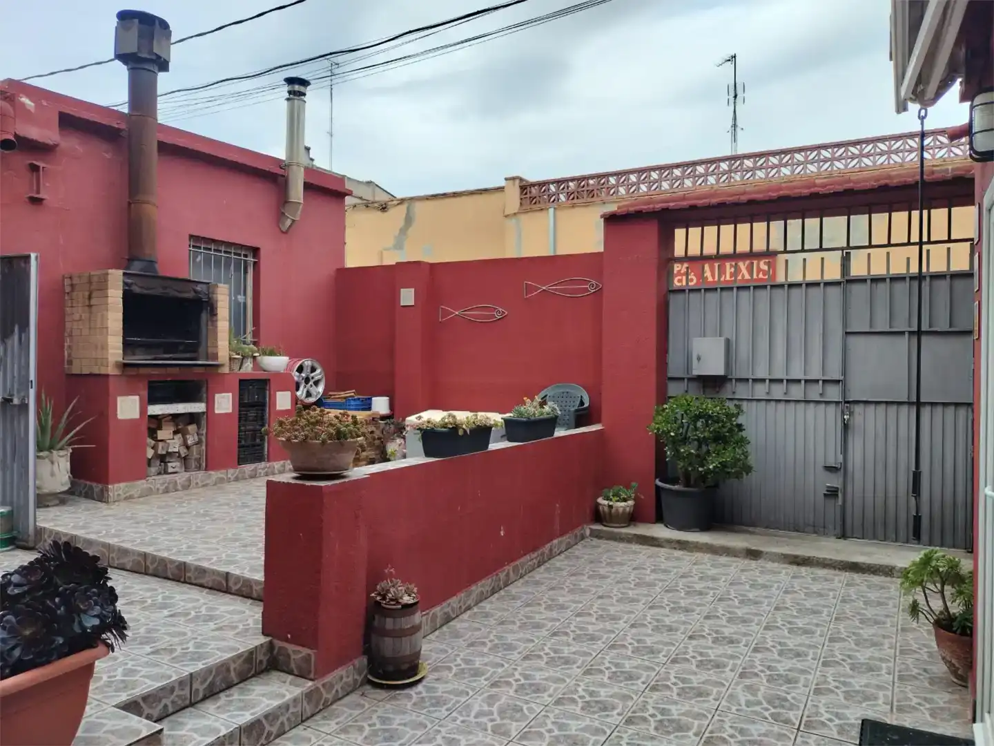 Vista exterior de Casa adosada en venta en Figueres con Aire acondicionado, Trastero y Horno