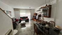 Sala d'estar de Casa adosada en venda en Santa Coloma de Gramenet amb Aire condicionat i Balcó