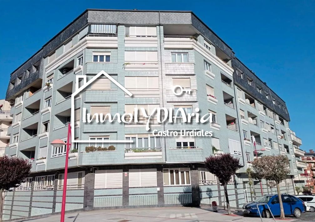 Exterior view of Flat for sale in Castro-Urdiales  with Heating, Parquet flooring and Terrace