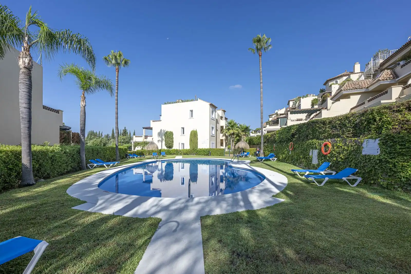 Jardí de Àtic en venda en Marbella amb Aire condicionat, Terrassa i Traster