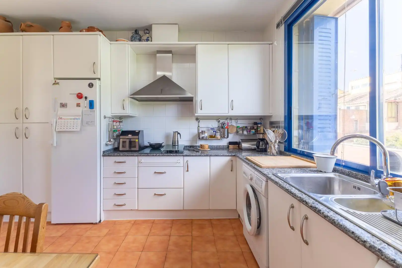 Cuina de Casa o xalet en venda en Madrid amb Aire condicionat, Calefacció i Jardí privat