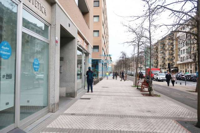 Local comercial en Alquiler en Mandasko Dukearen Pasealekua en Egia