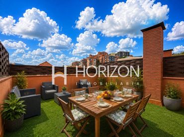 Adosado con jardín en venta en Paseo Maragall
