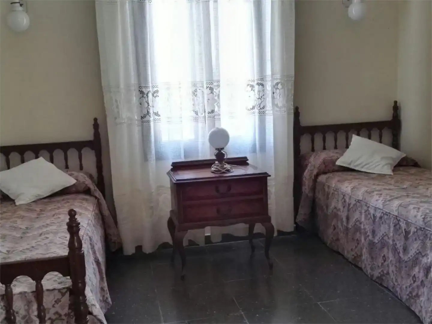 Habitación de Casa o chalet de alquiler en Alcalá de Guadaira con Aire acondicionado, Jardín privado y Piscina