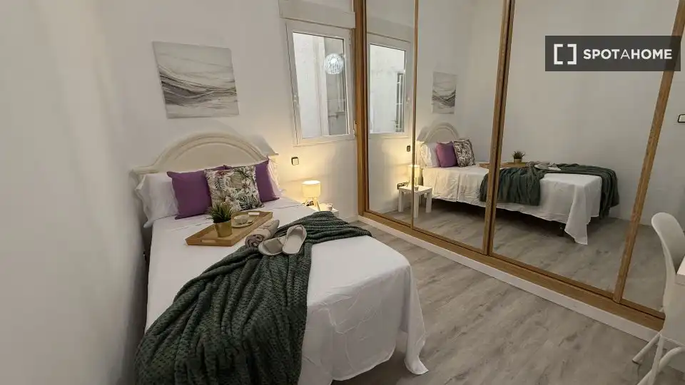 Habitación de Piso de alquiler en Madrid con Aire acondicionado, Calefacción y Amueblado