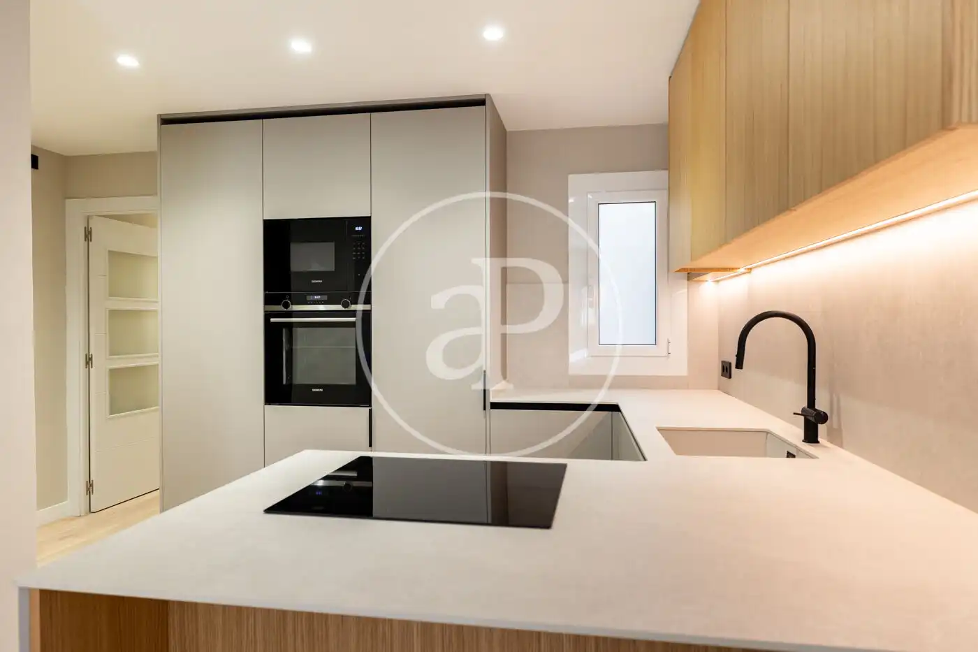 Cocina de Piso en venta en Barcelona con Aire acondicionado y Calefacción
