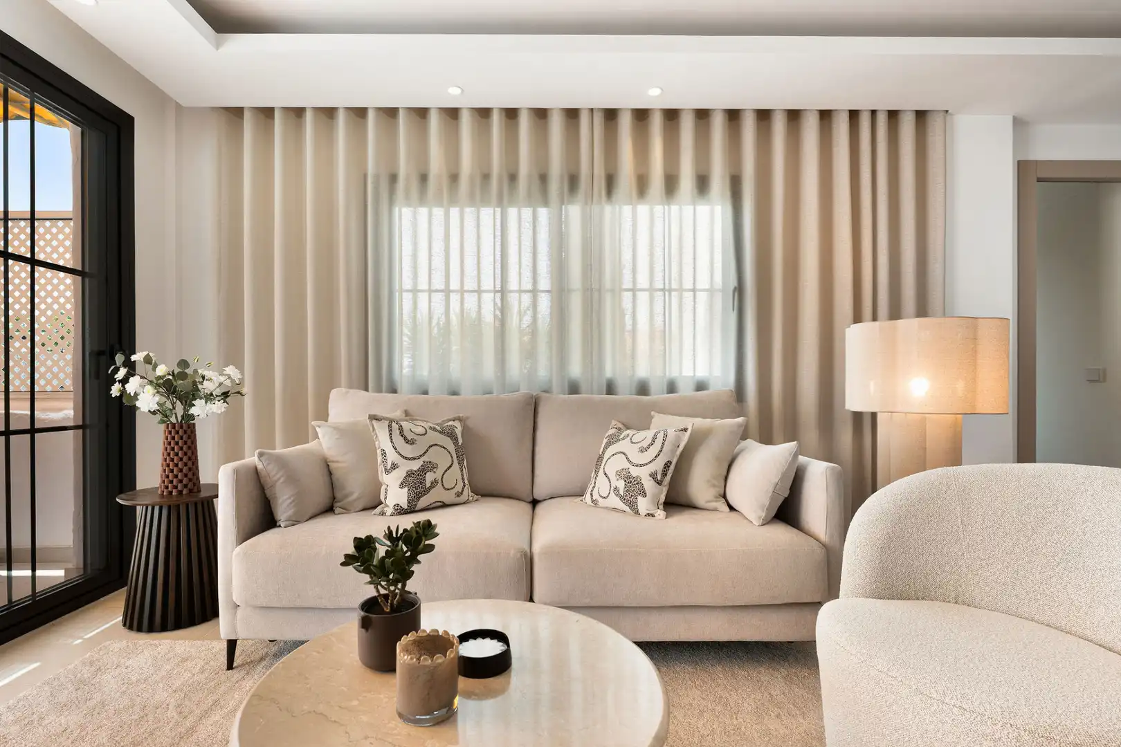 Sala de estar de Apartamento en venta en Marbella con Aire acondicionado, Terraza y Piscina