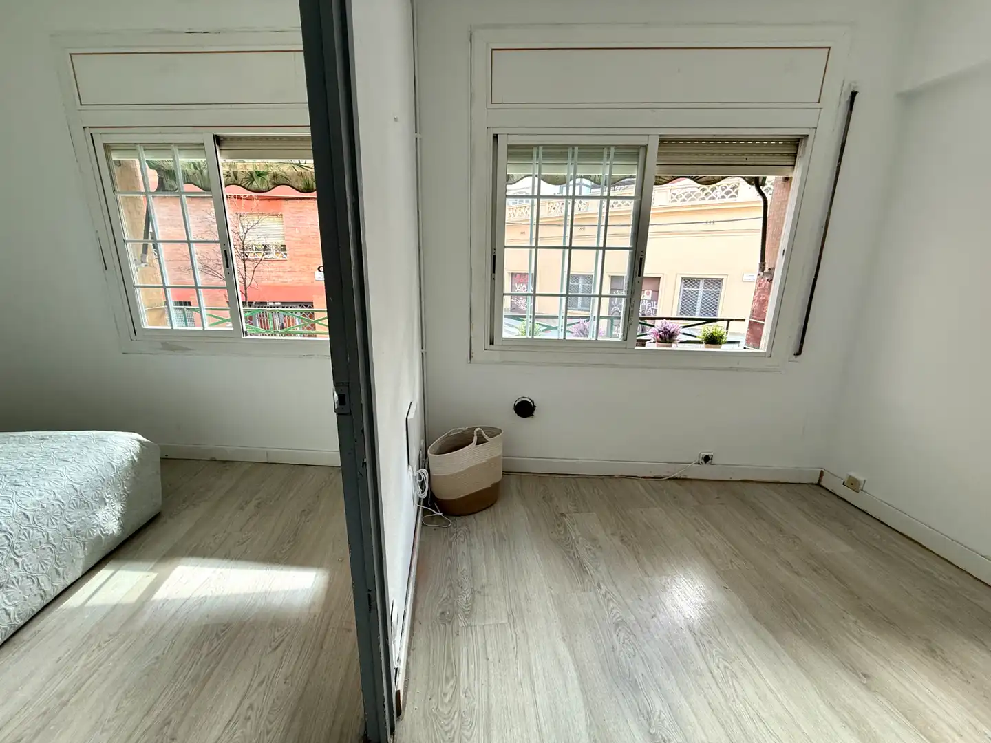 Schlafzimmer von Wohnung zum Verkauf in Barcelona mit Parkett und Alarm