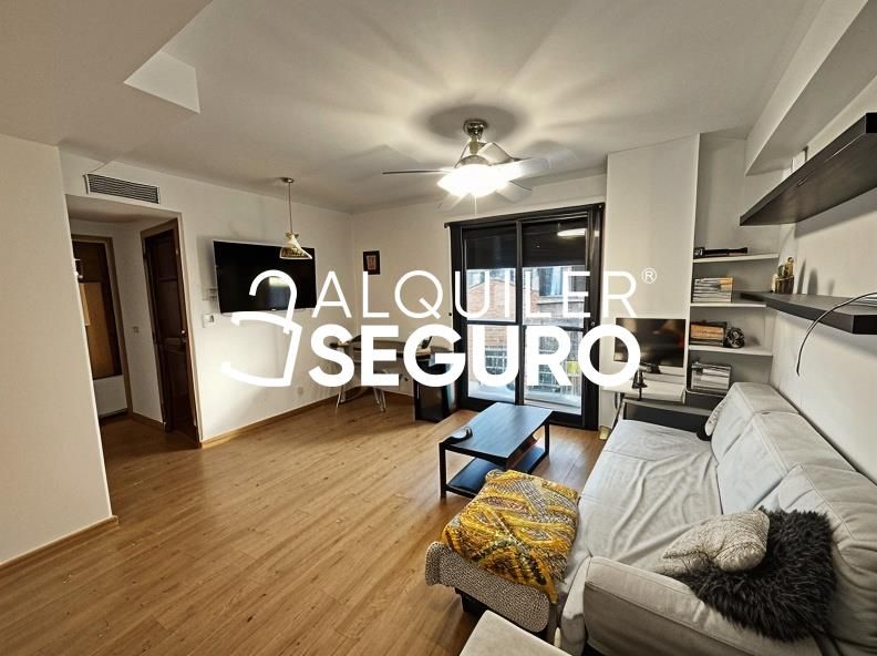Sala d'estar de Pis de lloguer en  Madrid Capital amb Aire condicionat i Moblat