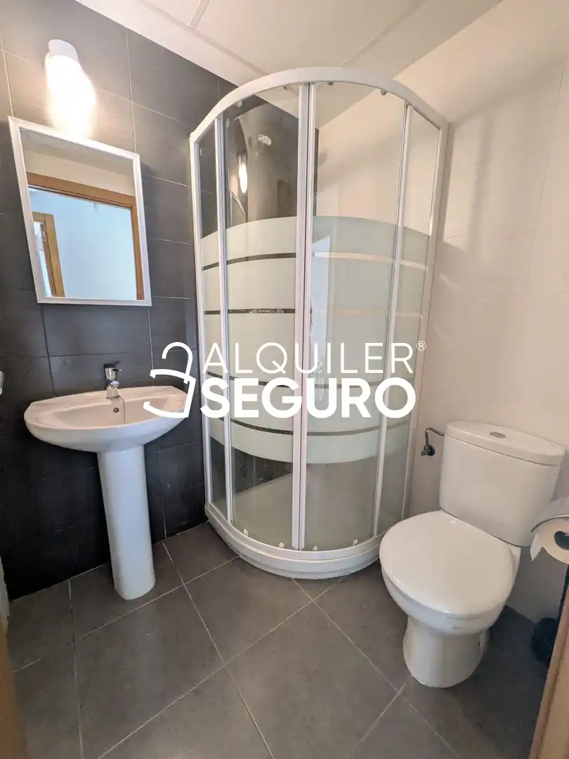 Bathroom of Flat for rent in Castellón de la Plana / Castelló de la Plana  with Air Conditioner, Heating and Furnished
