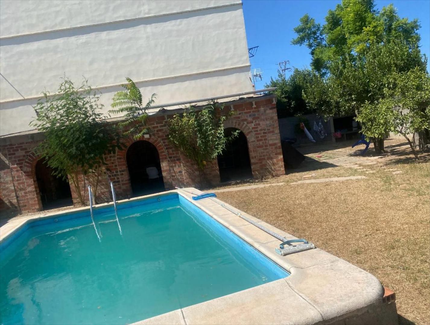 Piscina de Casa o xalet en venda en Chiva amb Terrassa, Traster i Piscina