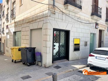 Locale commerciale in vendita a Carrera