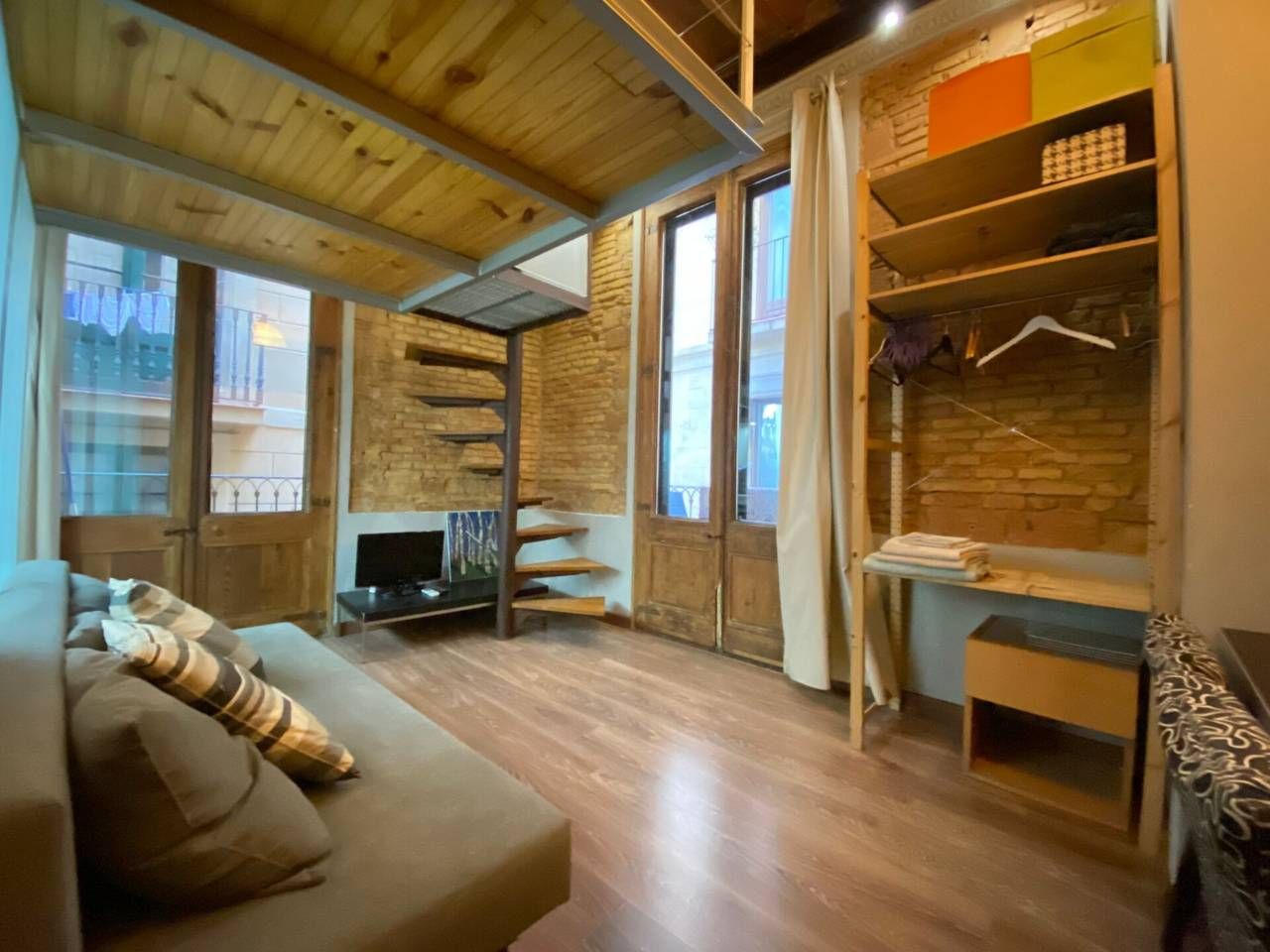 Habitación de Piso de alquiler en  Barcelona Capital con Aire acondicionado, Calefacción y Parquet