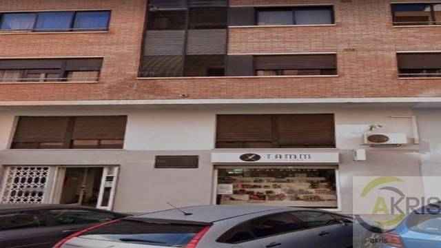 Piso en Venta en Carrer de Larra en Ensanche - Parque del Oeste