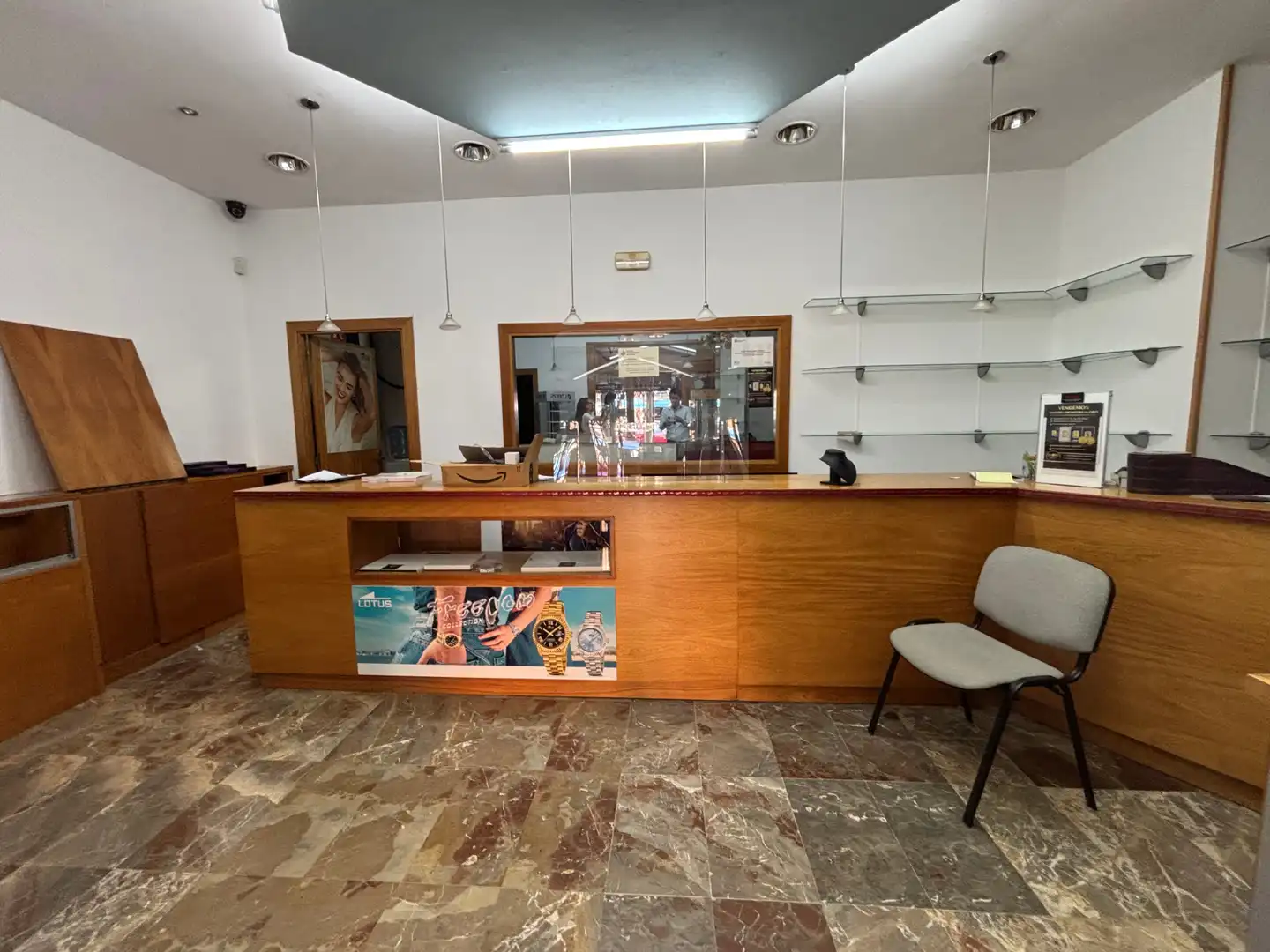 Local de alquiler en Terrassa con Aire acondicionado, Internet y Alarma
