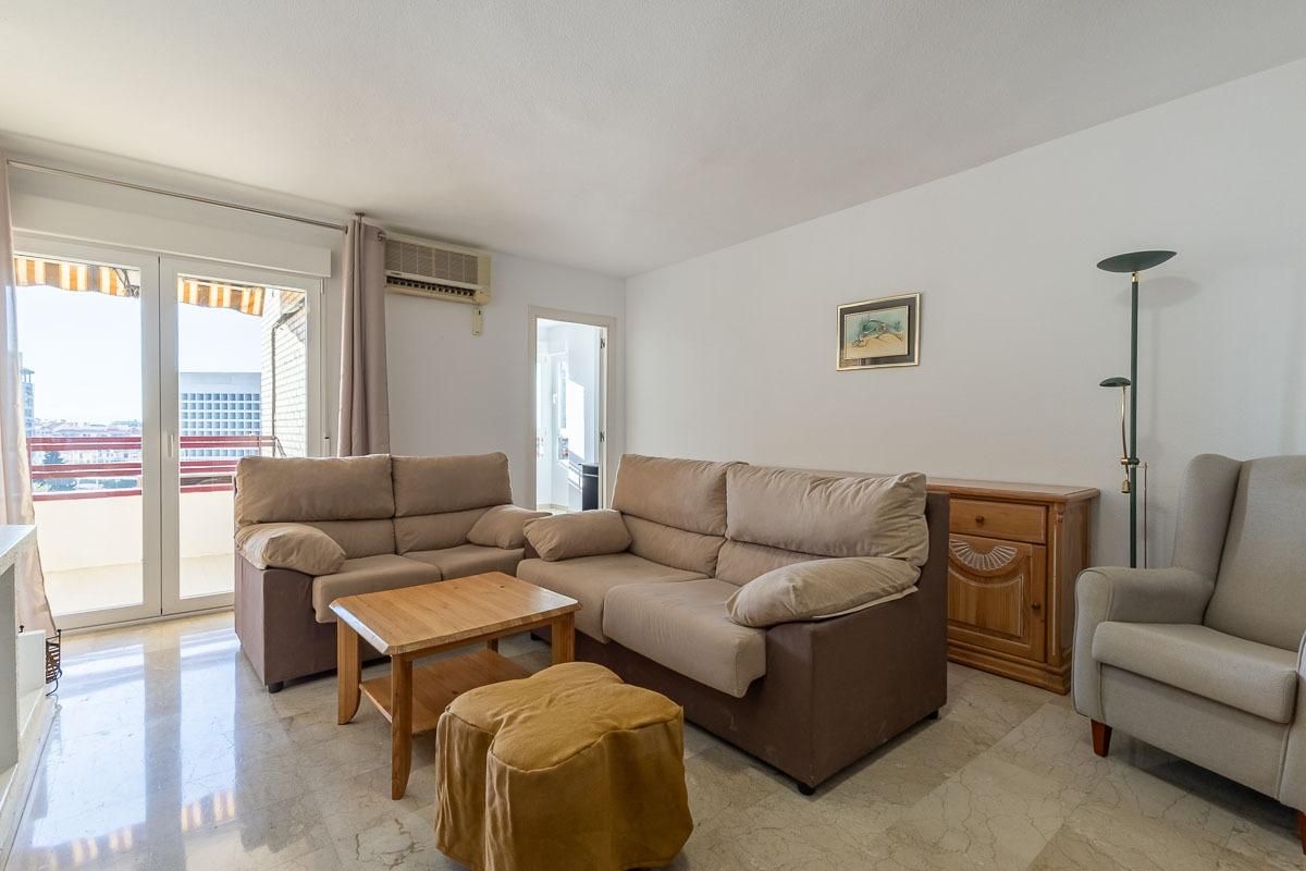 Sala d'estar de Pis de lloguer en  Granada Capital amb Calefacció, Terrassa i Balcó