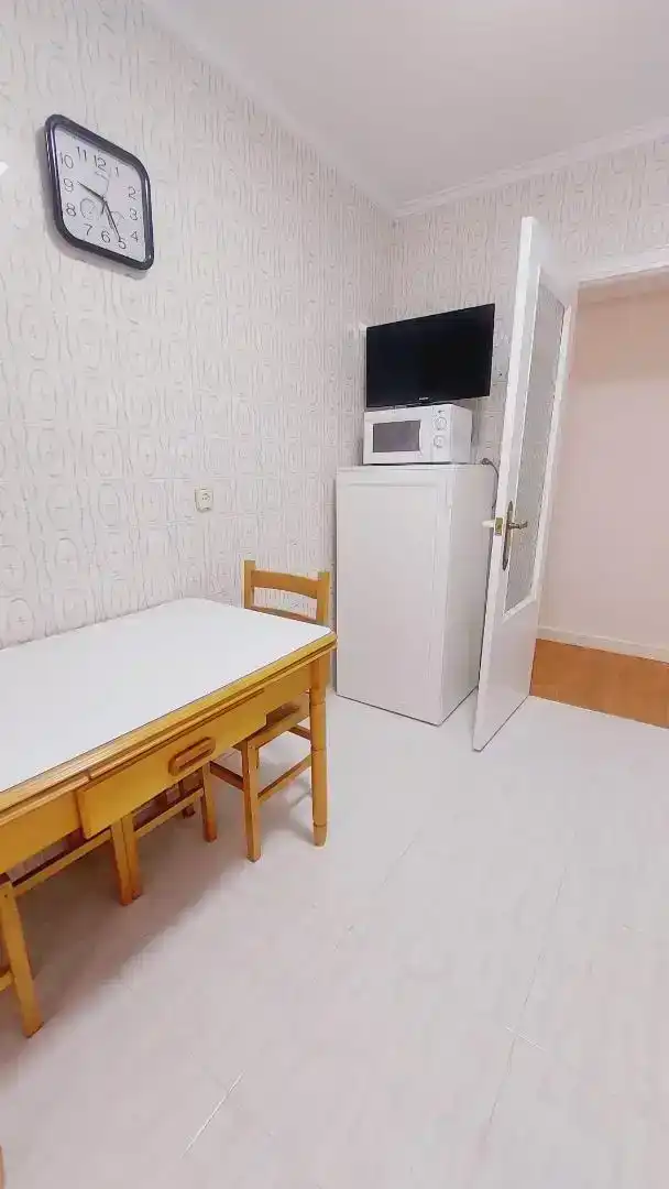 Kitchen of Flat for rent in Oviedo   with Parquet flooring, Washing machine and Microwave
