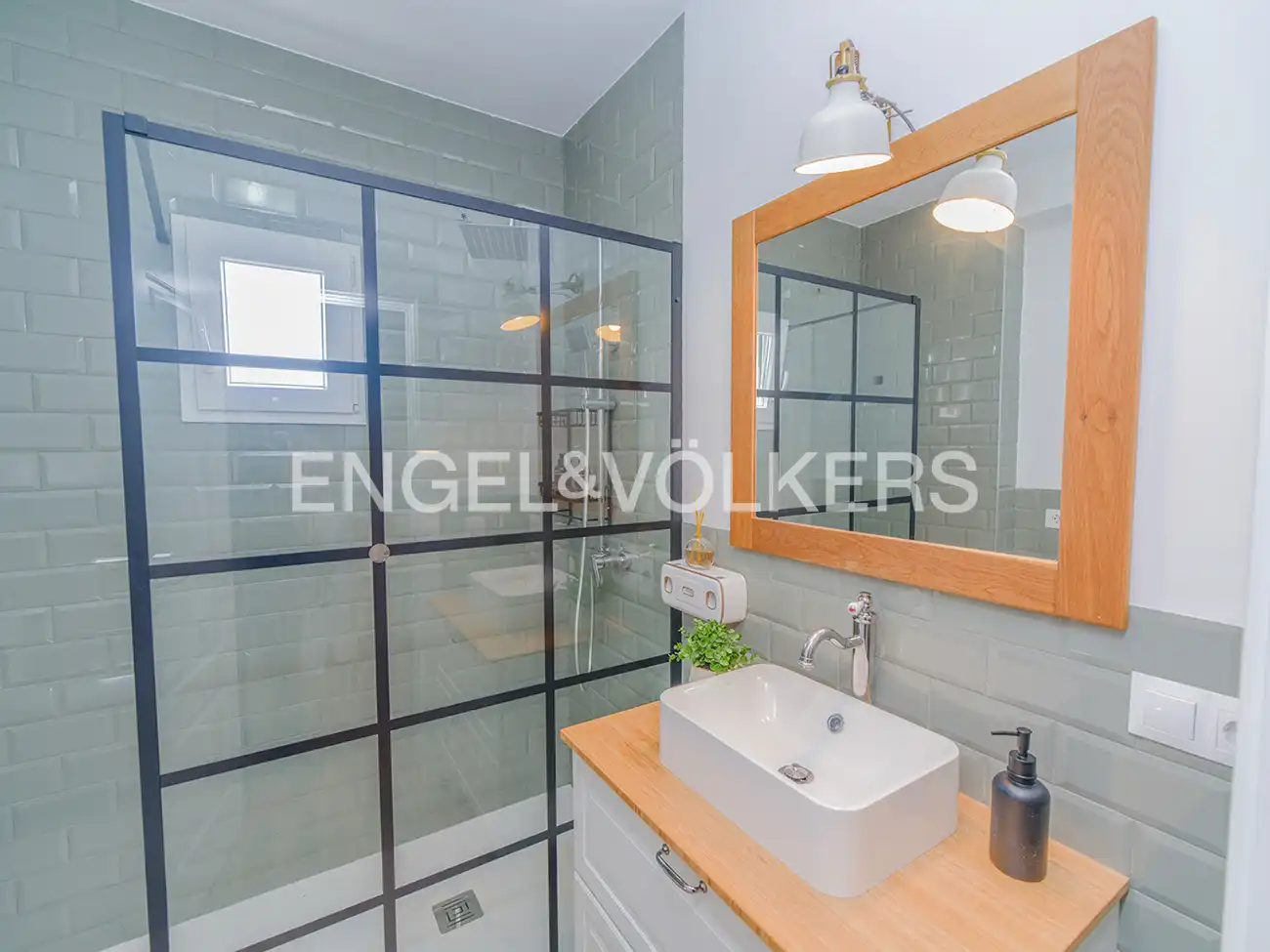 Baño de Casa o chalet en venta en El Campello con Aire acondicionado, Calefacción y Jardín privado