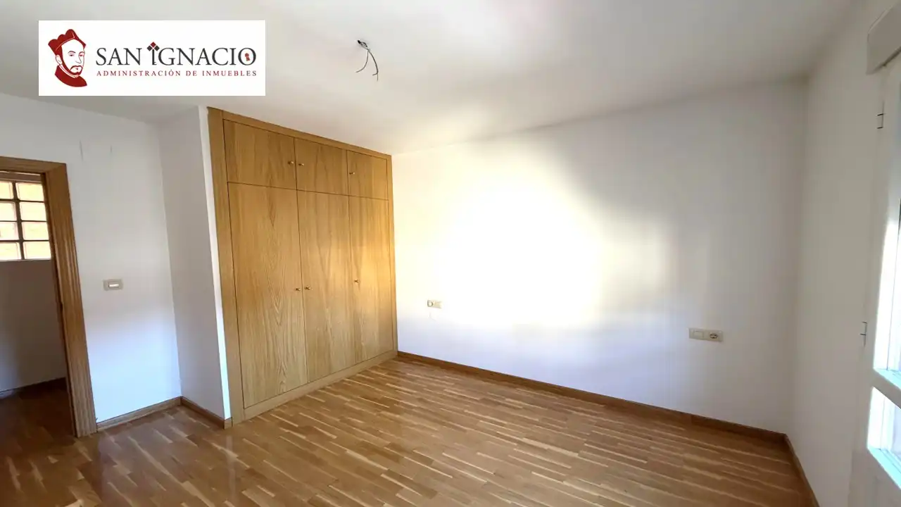 Habitación de Piso en venta en Villarcayo de Merindad de Castilla la Vieja con Aire acondicionado, Calefacción y Trastero