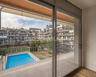 Swimming pool of Apartment for sale in  Barcelona Capital  with Air Conditioner, Heating and Parquet flooring