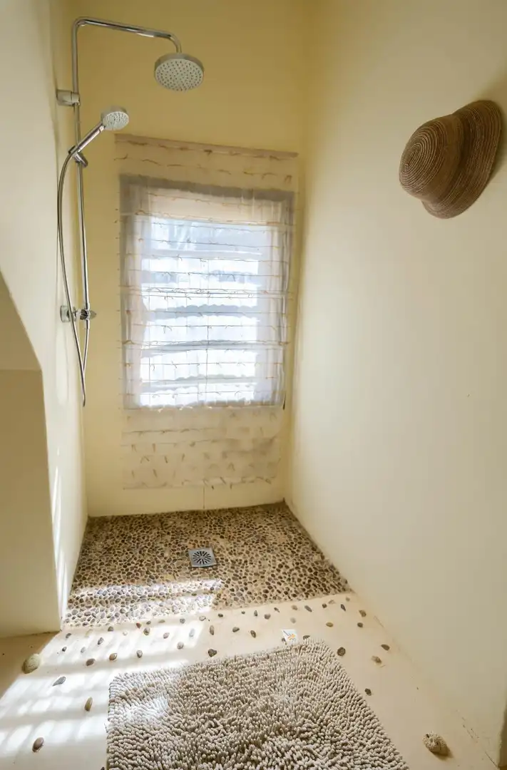 Dormitori de Casa o xalet en venda en Sanlúcar la Mayor amb Aire condicionat, Jardí privat i Terrassa
