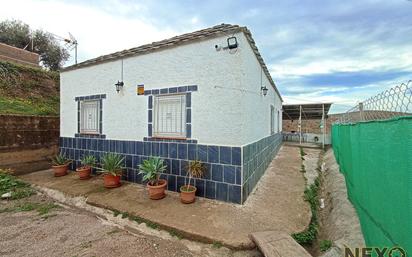 Vista exterior de Finca rústica en venda en Alcolea amb Jardí privat, Terrassa i Moblat