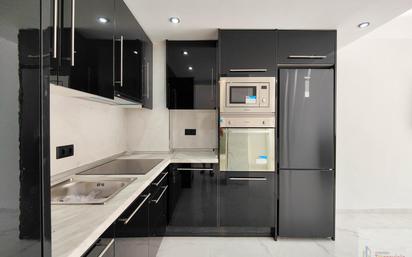 Kitchen of Apartment for sale in Torrevieja  with Terrace and Community pool