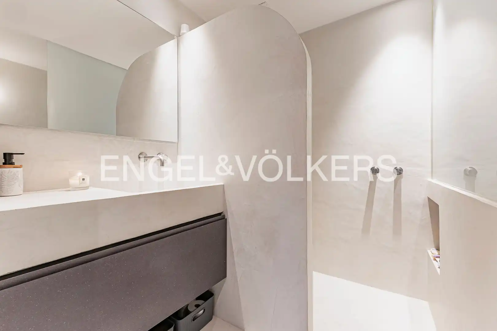 Baño de Ático en venta en Barcelona con Aire acondicionado, Calefacción y Terraza