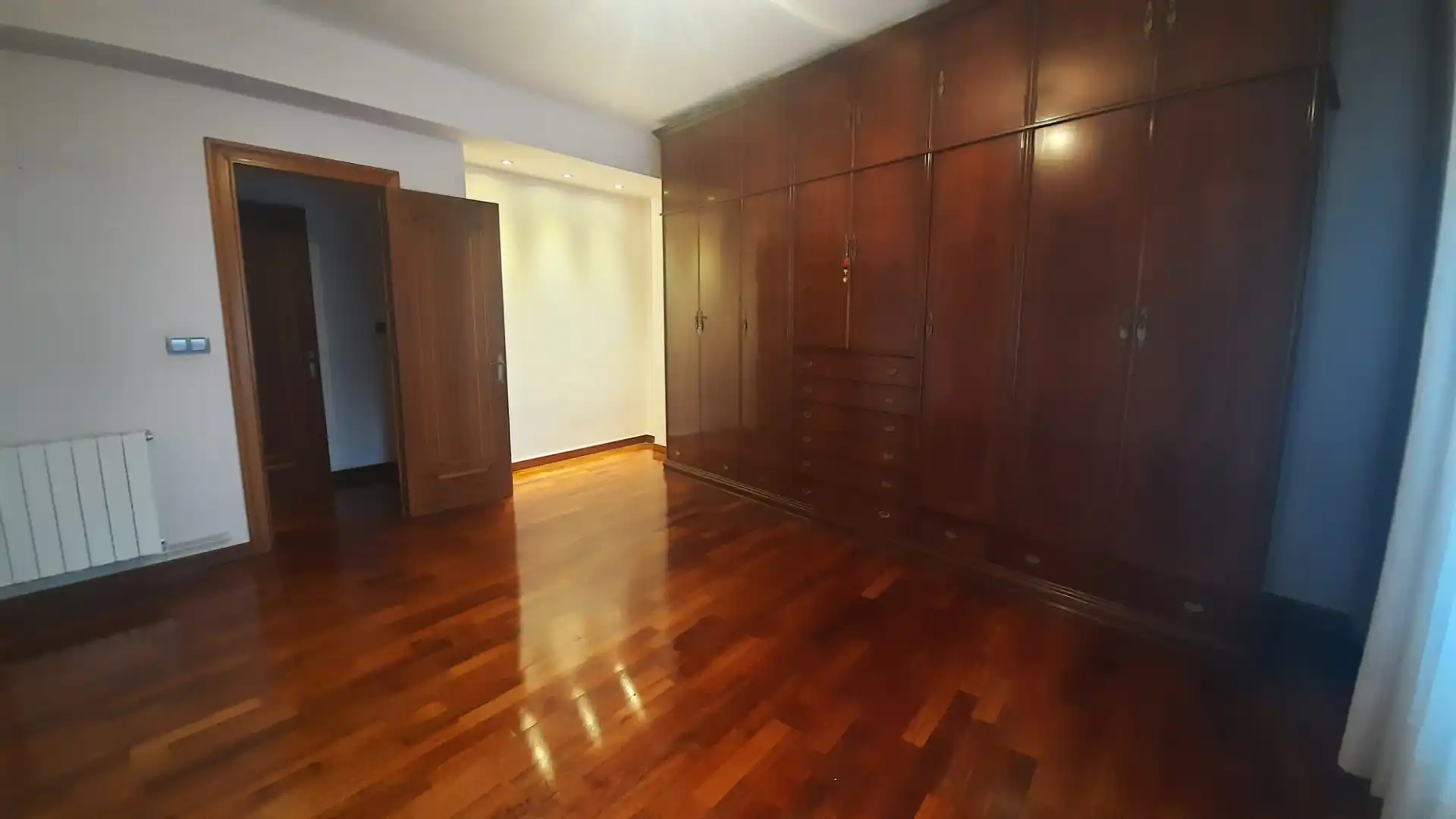 Dormitori de Pis en venda en Ponferrada amb Calefacció, Parquet i Terrassa