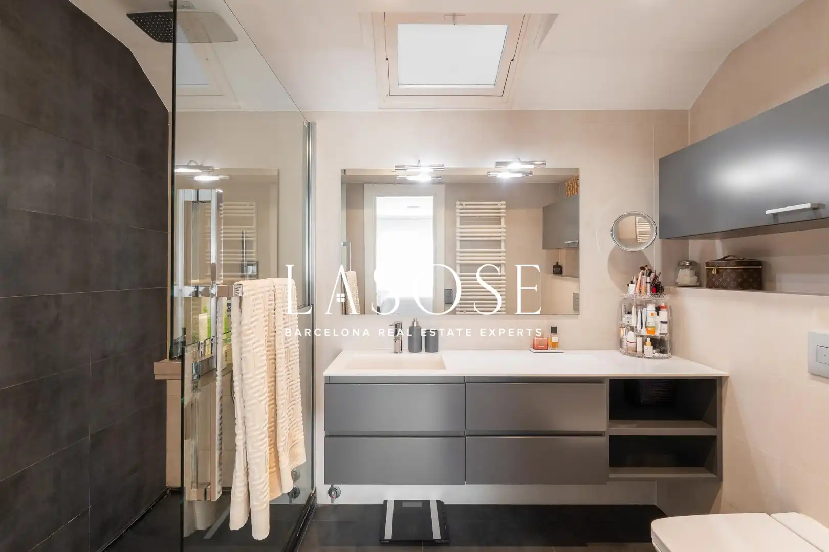 Bathroom of Houses for rent in Sant Just Desvern  with Heating, Private garden and Terrace