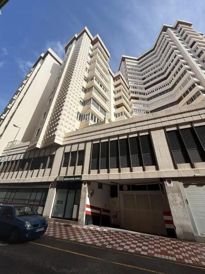 Vista exterior de Garaje en venta en Las Palmas de Gran Canaria