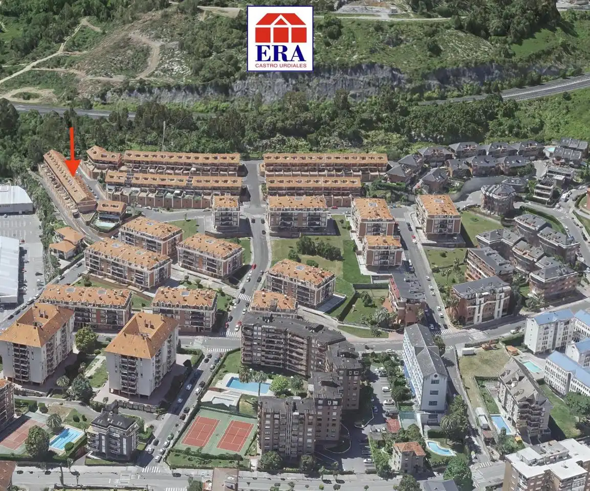 Exterior view of Duplexes for sale in Castro-Urdiales  with Heating, Parquet flooring and Terrace