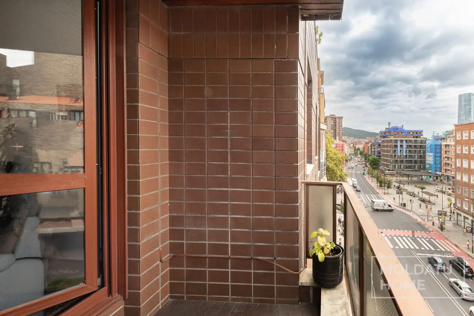 Balcony of Flat for sale in Deusto