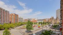 Vista exterior de Pis en venda en Gijón  amb Calefacció, Terrassa i Moblat