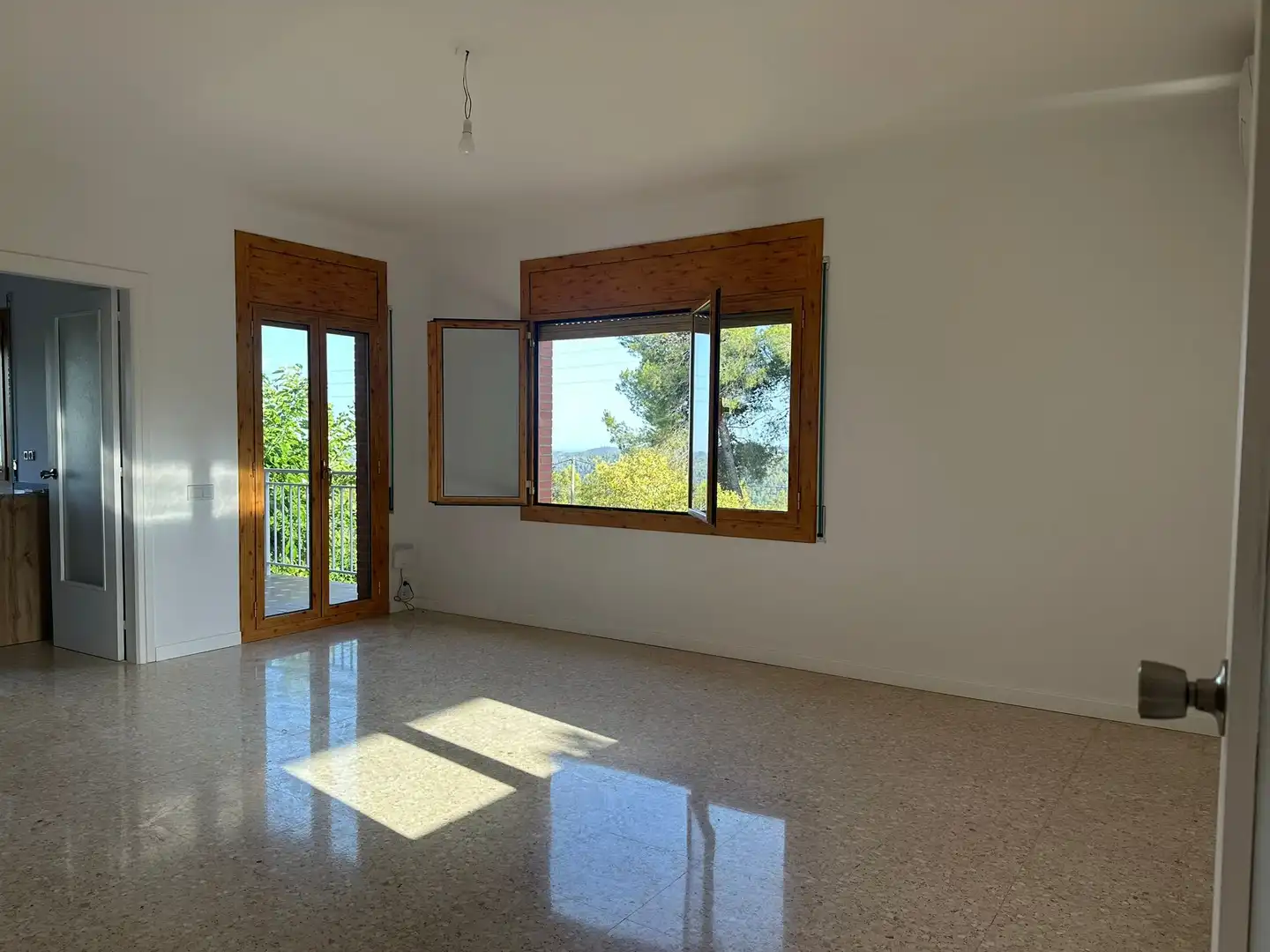 Sala d'estar de Casa o xalet de lloguer en Cervelló amb Calefacció, Forn i TV