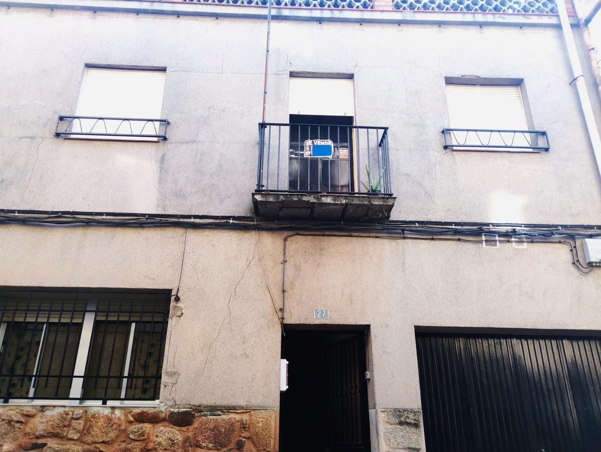 Vista exterior de Casa adosada en venda en Torre de Don Miguel