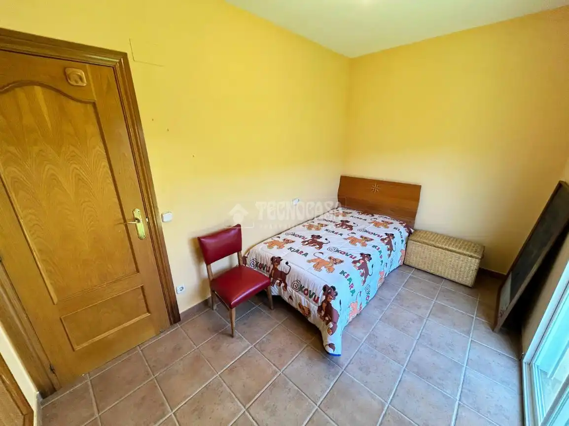 Habitación de Casa o chalet en venta en Osera de Ebro con Calefacción y Jardín privado