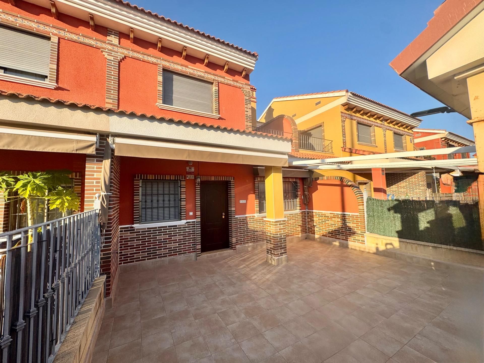 Vista exterior de Casa o chalet en venta en Orihuela con Aire acondicionado, Calefacción y Jardín privado