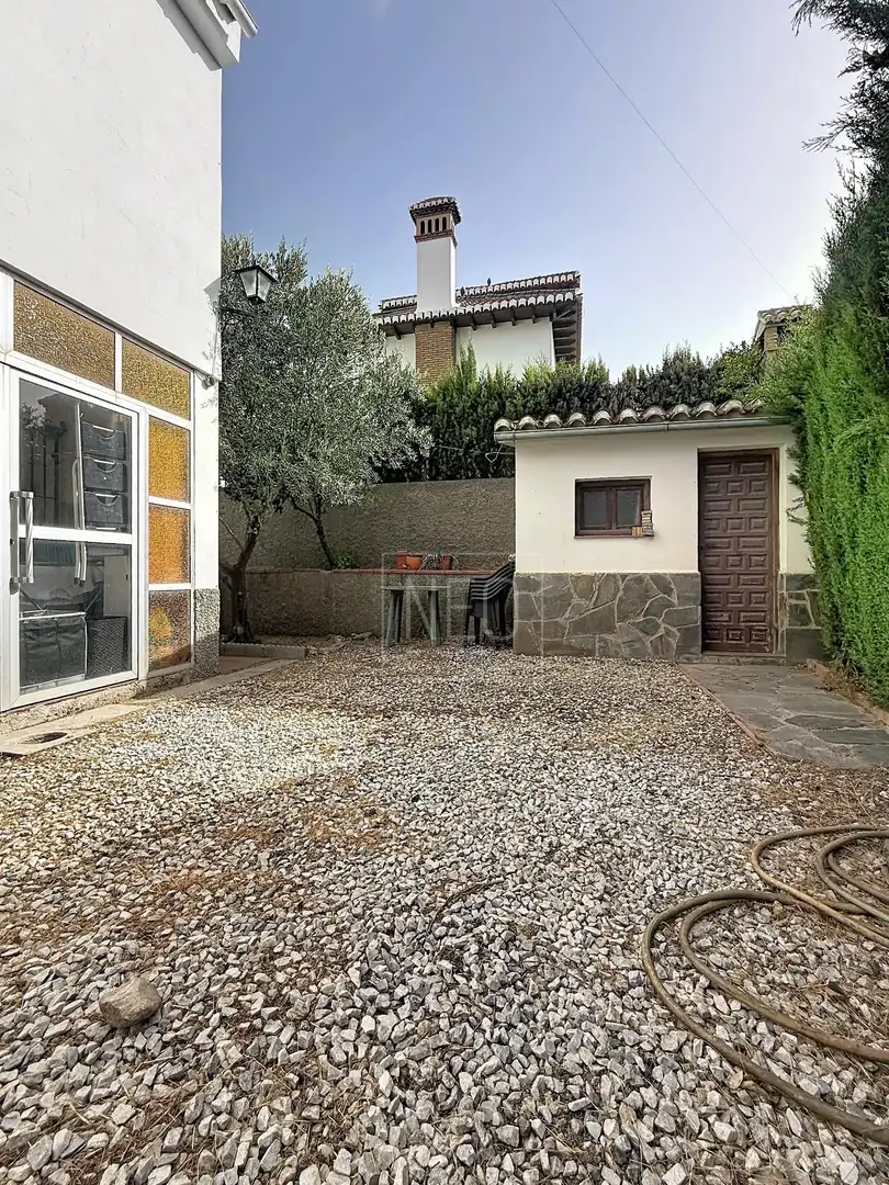 Terrassa de Casa o xalet en venda en Pinos Genil amb Aire condicionat, Calefacció i Terrassa