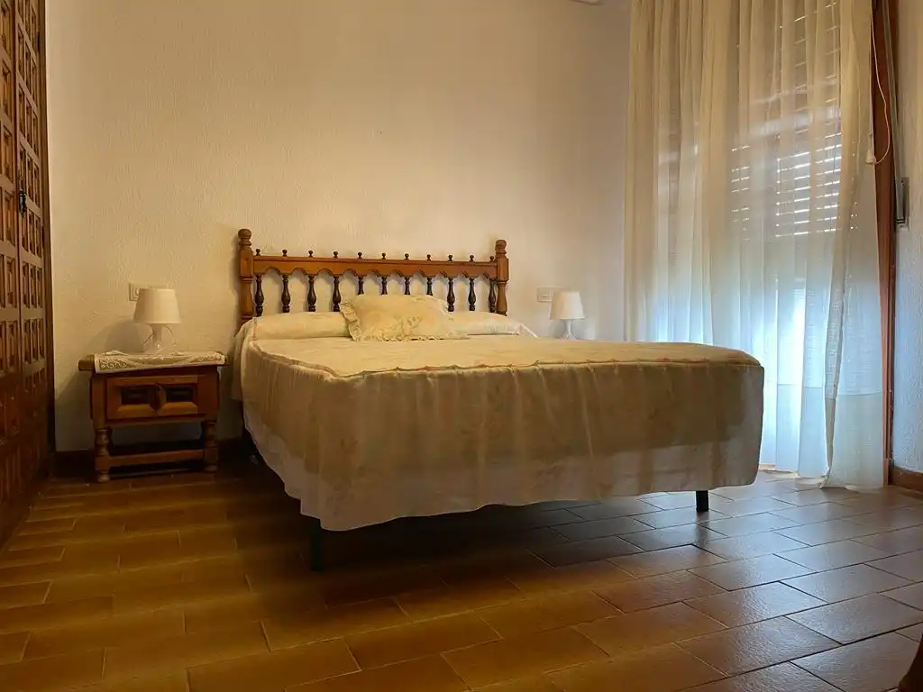 Dormitori de Casa o xalet en venda en Castañares de Rioja amb Calefacció, Jardí privat i Parquet