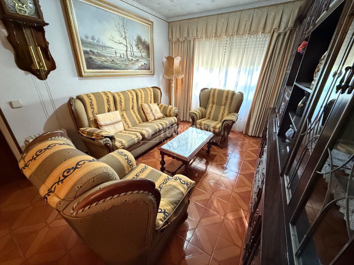 Flat for sale in Orcasitas, Usera