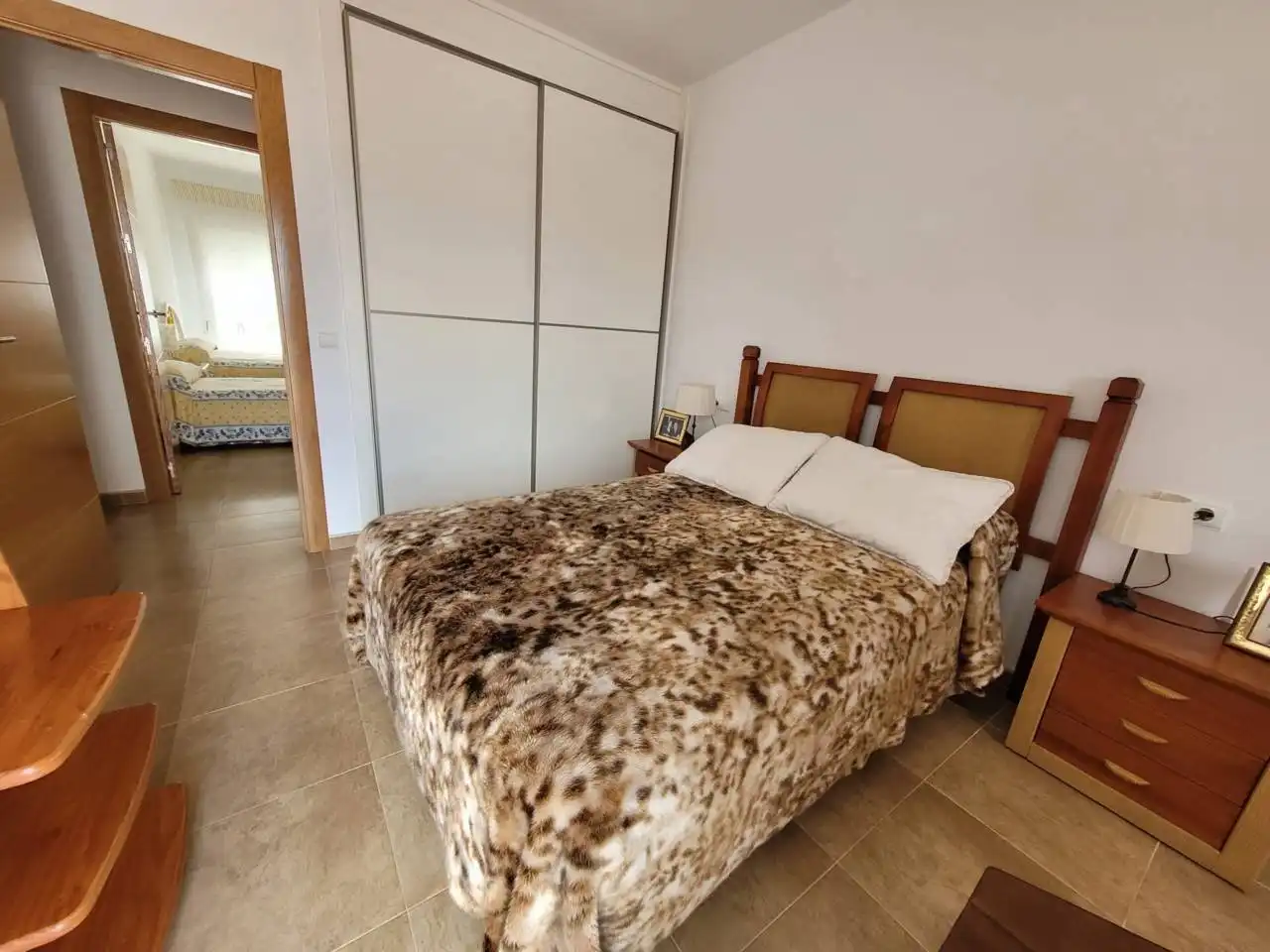 Dormitori de Casa o xalet en venda en Baza amb Aire condicionat, Calefacció i Jardí privat