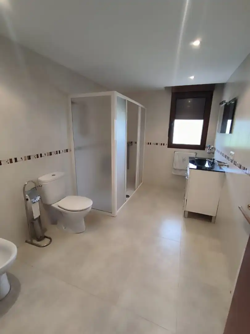 Baño de Casa o chalet en venta en Medina de Pomar con Calefacción, Jardín privado y Terraza