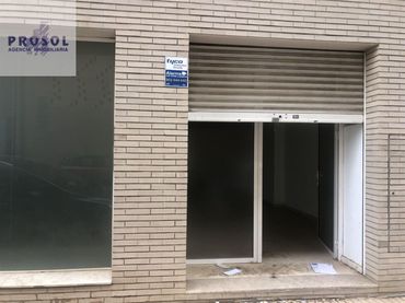 Local comercial de lloguer a Piscinas